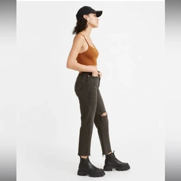 Levi’s Wedgie Straight Jeans - Picture 3 of 11